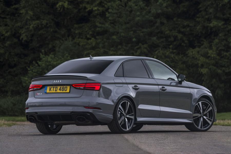  Audi RS3 Sedan (8V) 2017 года  (UK) (фото 10 из 40)